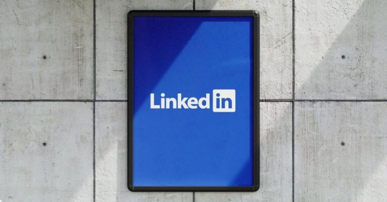 How to Repurpose Blog Posts Into LinkedIn Posts in 7 Easy Steps